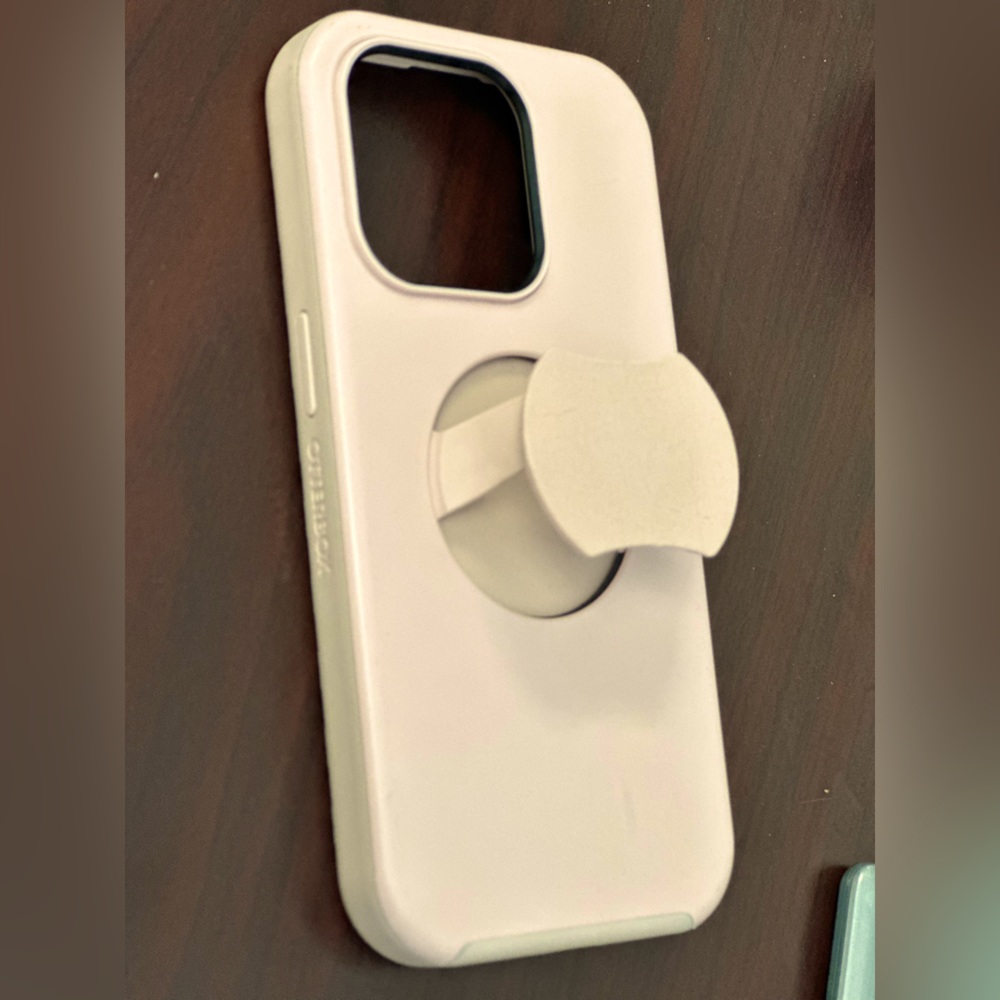 Brand new iPhone 14 Pro Case for MagSafeOtterGrip Symmetry Series color blush